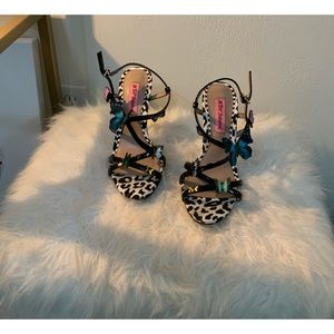 Bl & Wh butterfly heel. 4 inch